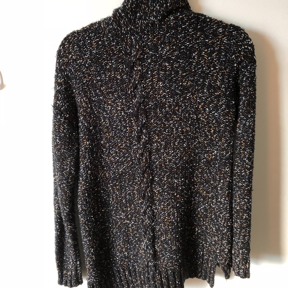 Kensie black, tan and white cowl neck sweater